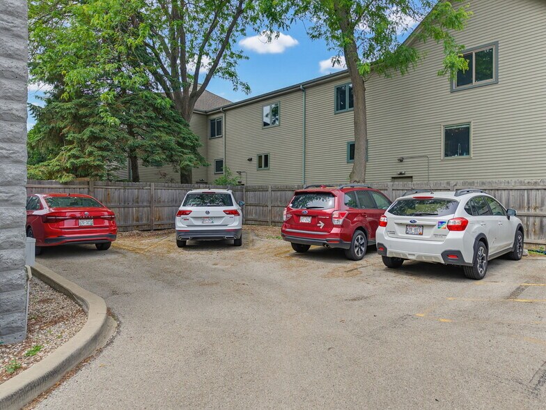 More Photos Of 2436 S Wentworth Ave, Milwaukee Apartments For Sale