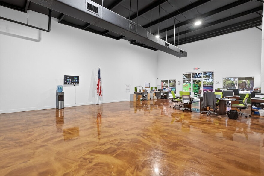 More Photos Of 12220 Towne Lake Dr, Fort Myers Unknown For Lease