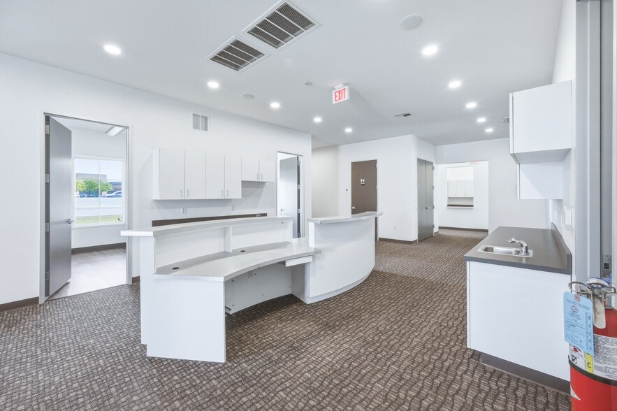 More Photos Of 12171 W Parmer Ln, Cedar Park Medical For Lease