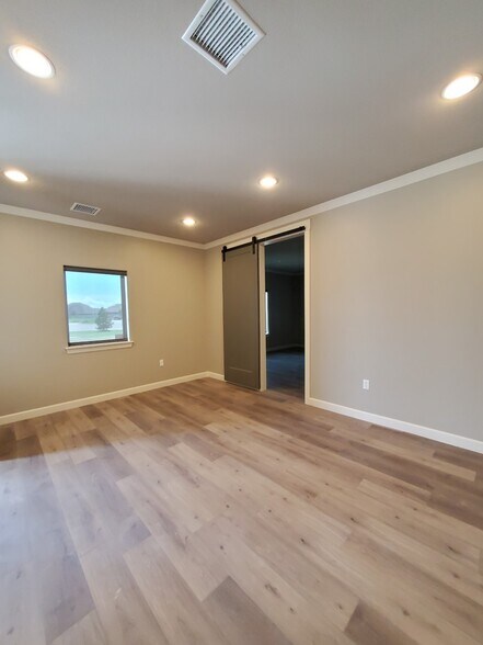 More Photos Of 2259 N 9th St, Broken Arrow Office For Lease