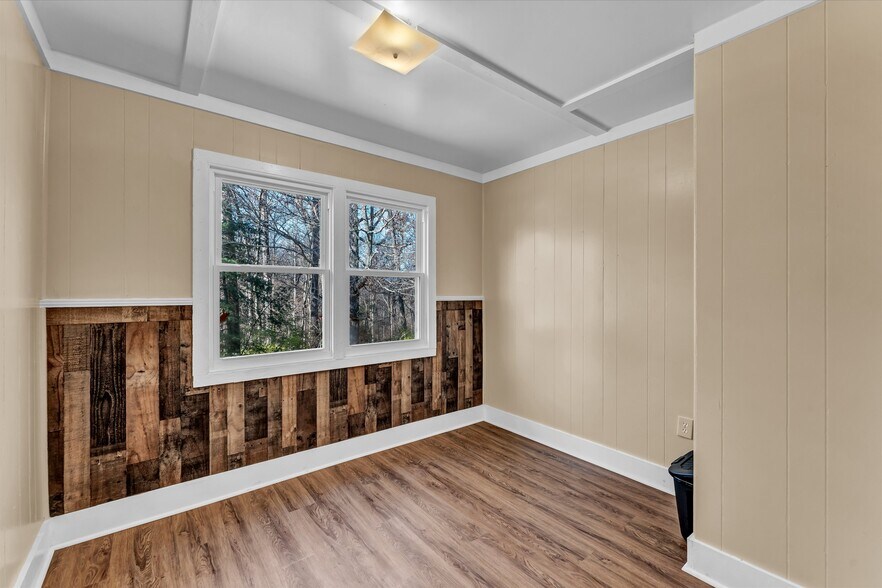 More Photos Of 558 W Outer Dr, Oak Ridge Multifamily For Sale