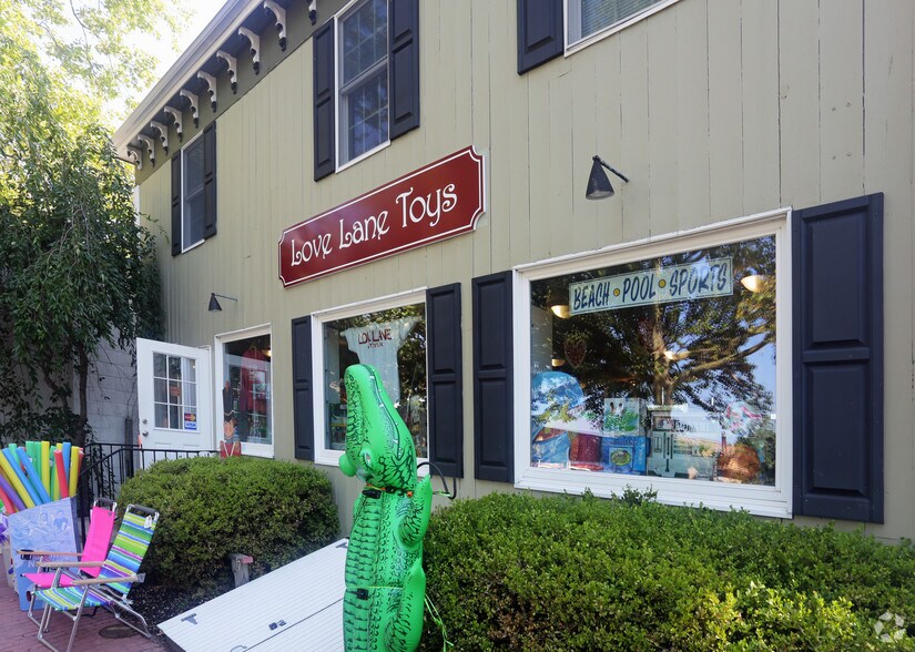 More Photos Of 50 Love Ln, Mattituck Office For Lease