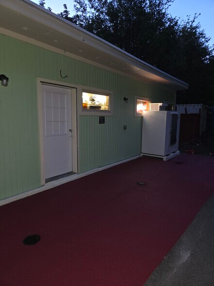 More Photos Of 11424 Oregon 138, Oakland Restaurant For Sale