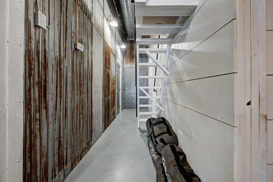 More Photos Of 210 Main st, Minco Health Club For Sale