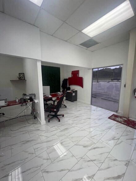 More Photos Of 9809 Fredericksburg Rd, San Antonio Auto Repair For Lease