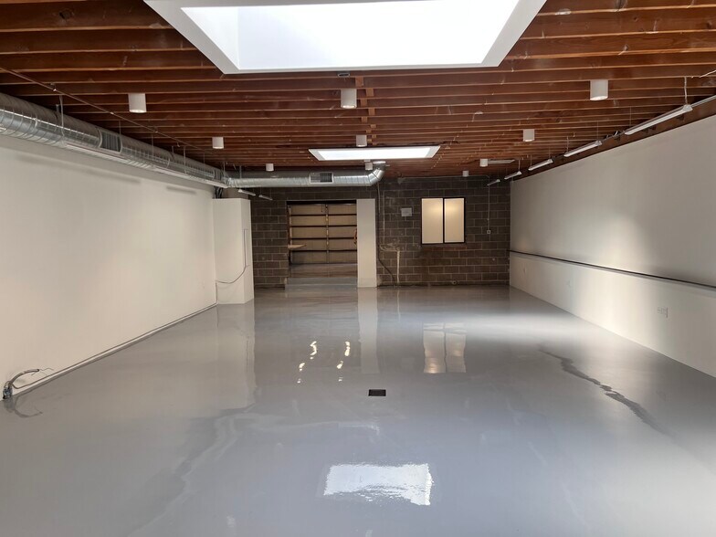 More Photos Of 3751 Robertson Blvd, Culver City Storefront Retail Office For Lease