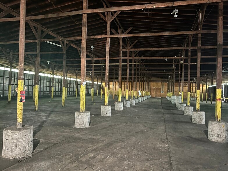 Primary Photo Of 251 Price Rd, Lexington Warehouse For Lease