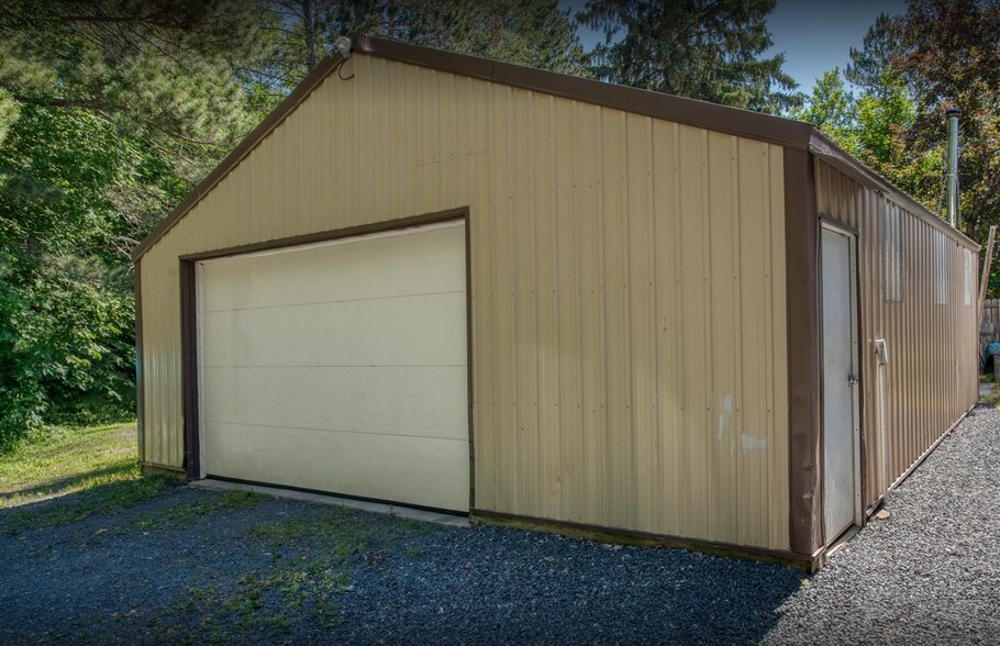 More Photos Of 6622 US-2 Hwy, Hurley Restaurant For Sale