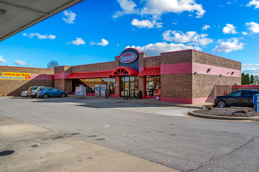 Primary Photo Of 102 S Ridgecrest Ave, Nixa Convenience Store For Sale