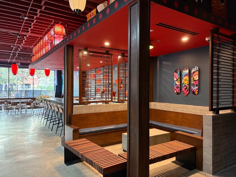 More Photos Of 11016-11020 Magnolia Blvd, North Hollywood General Retail For Lease