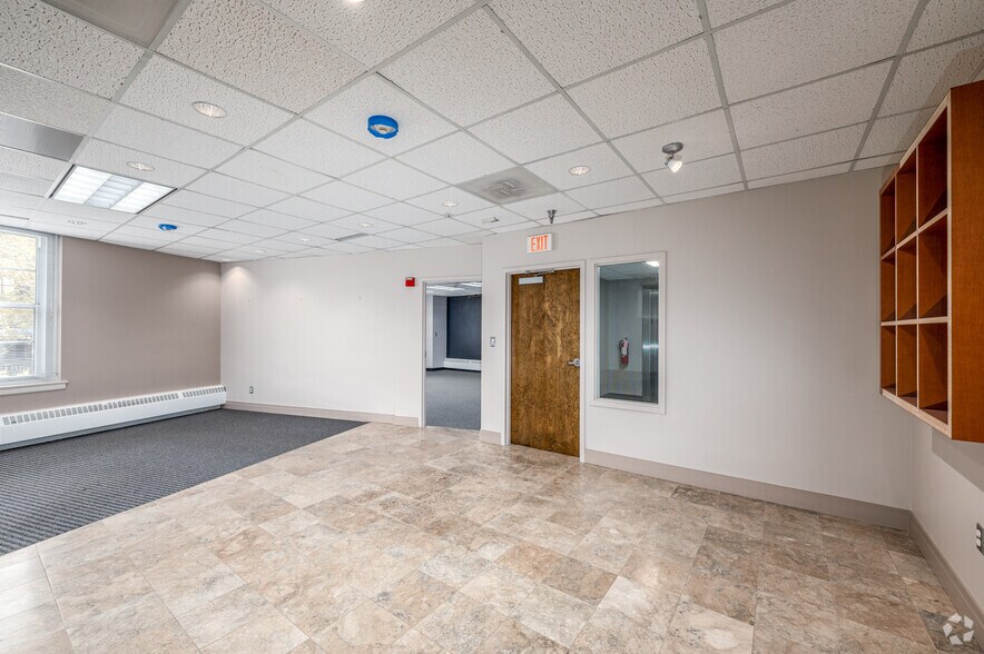 More Photos Of 7220 Wisconsin Ave, Bethesda Medical For Lease