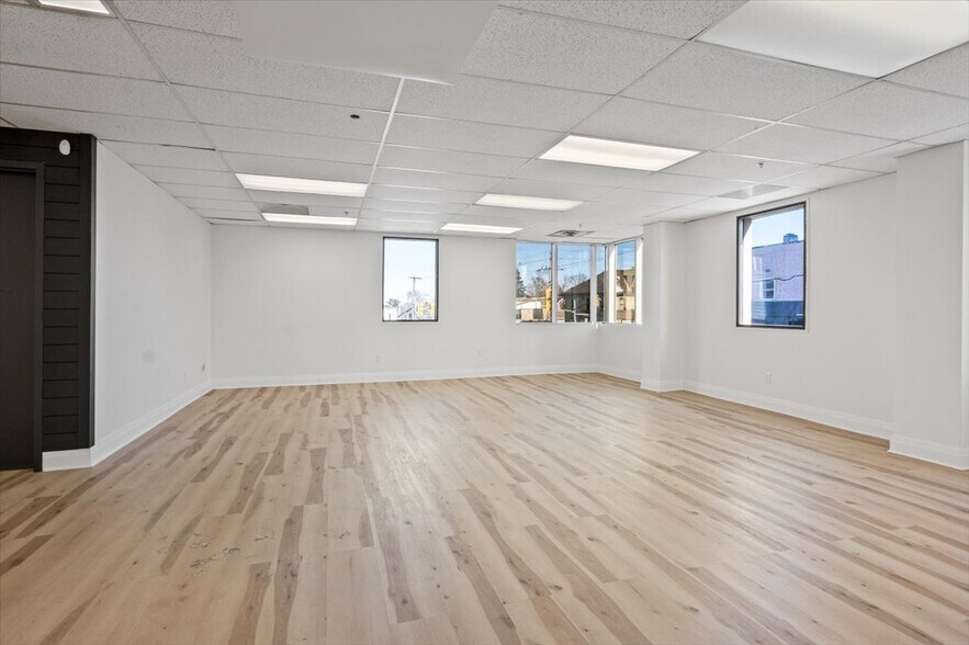 More Photos Of 2 Brock St W, Uxbridge Storefront Retail Office For Lease
