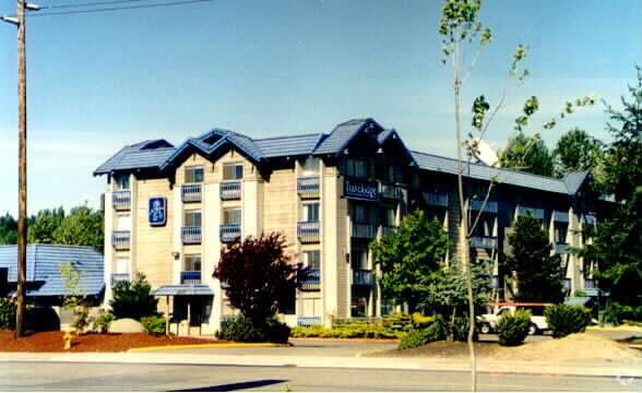 More Photos Of 3700 E Valley Rd, Renton Hotel For Sale