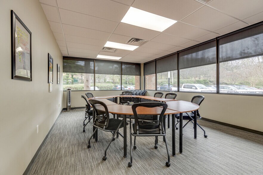 More Photos Of 301 S Perimeter Park Dr, Nashville Office For Lease