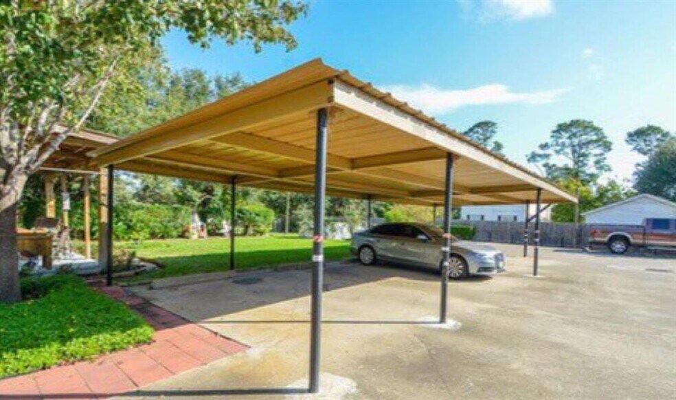 More Photos Of 7648 Broadview Dr, Houston Apartments For Sale