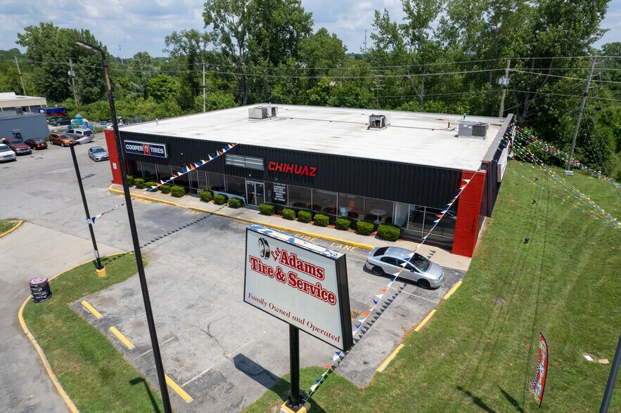 More Photos Of 4250 W 38th St, Indianapolis Auto Repair For Lease