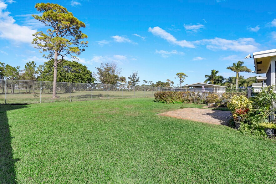 More Photos Of 2767 SE Normand St, Stuart Apartments For Sale