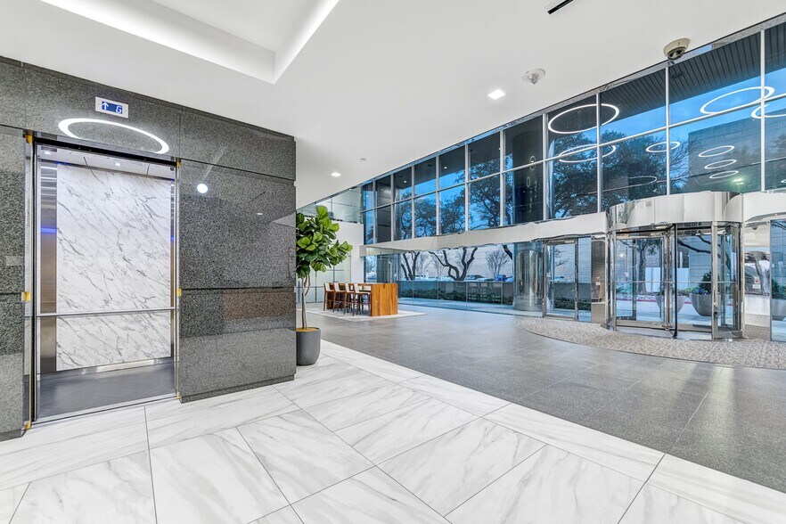 More Photos Of 3030 Lyndon B Johnson Fwy, Dallas Office For Lease