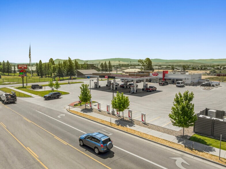 More Photos Of 700 E Victory Way, Craig Service Station For Sale