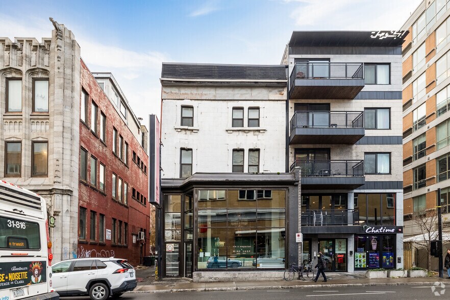 More Photos Of 3422-3424 Av Du Parc, Montréal Restaurant For Sale