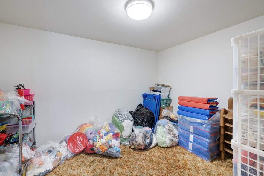 More Photos Of 814 Comstock St, Richland Daycare Center For Sale