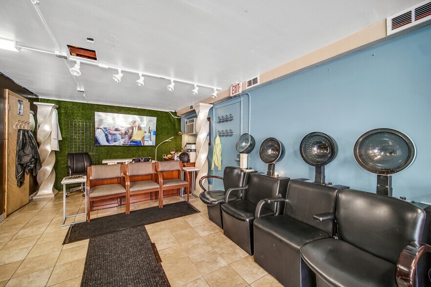 More Photos Of 1859 E 87th St, Chicago Storefront Retail Office For Sale