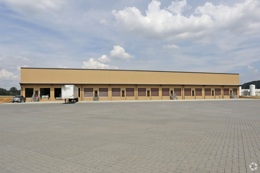 Primary Photo Of 4825 Lumber Ln, Knoxville Warehouse For Lease