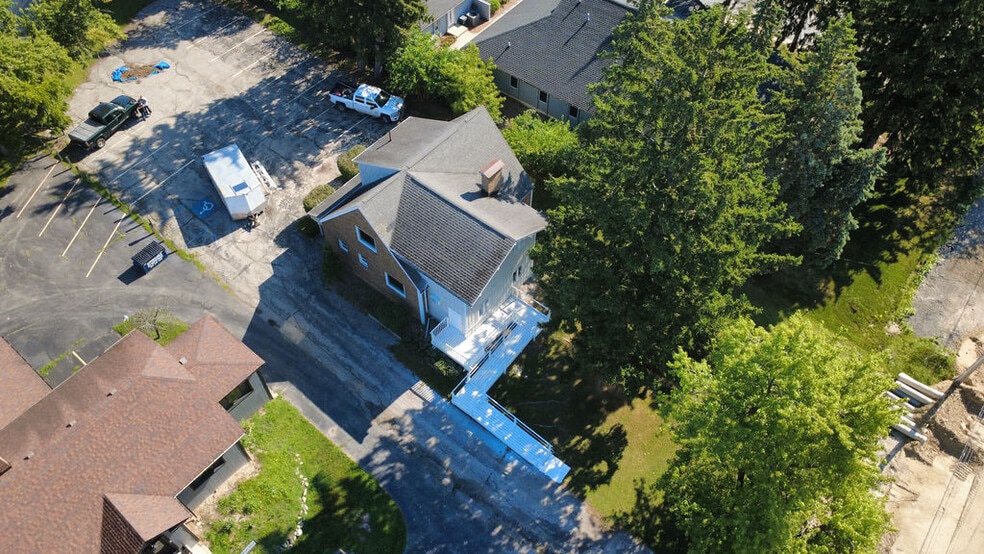 More Photos Of 4058 State St, Saginaw Office For Sale