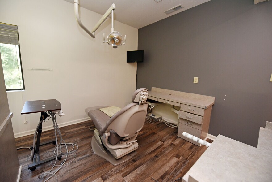 More Photos Of 10 Deer Crossing Trl, Blairsville Office For Sale