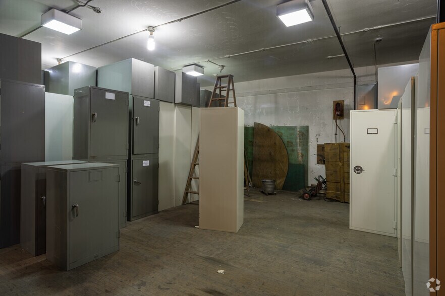 More Photos Of 1873 E 55th St, Cleveland Warehouse For Sale