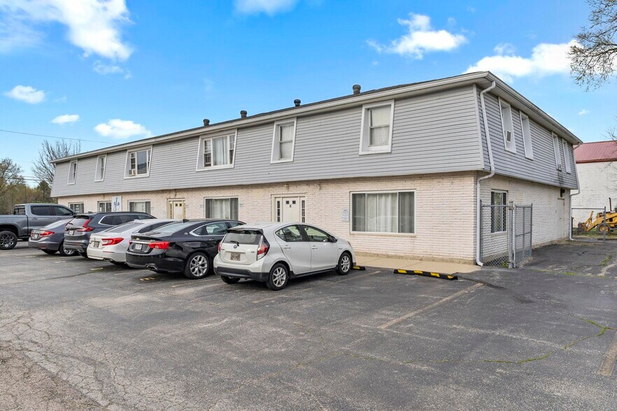 Primary Photo Of 303 E Main St, Enon Apartments For Sale