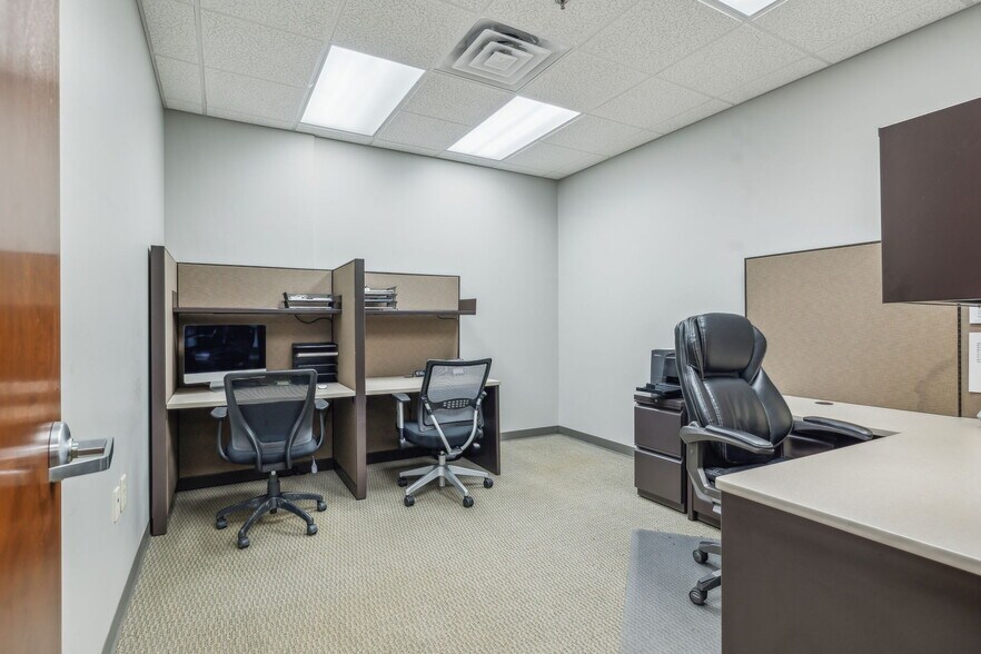 More Photos Of 101 Forrest Crossing Blvd, Franklin Office For Sale