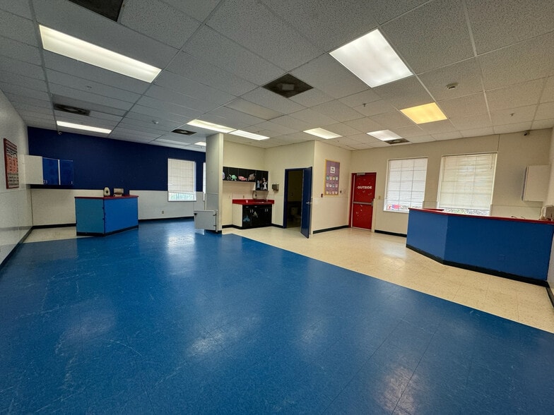 More Photos Of 13601 Riverport Dr, Maryland Heights Daycare Center For Lease