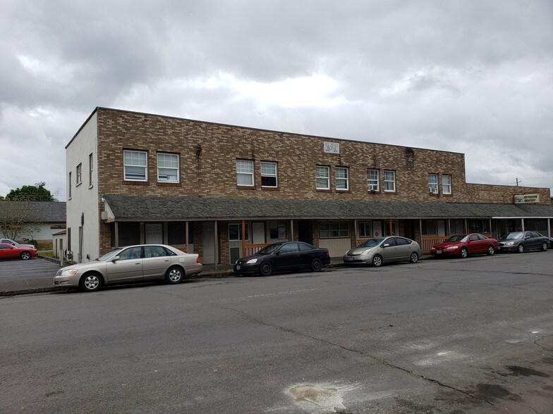 More Photos Of 145 S Main St, Jefferson Apartments For Sale