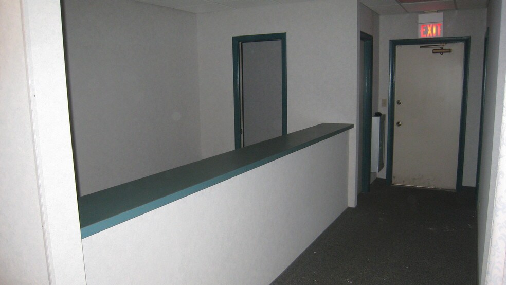 More Photos Of 7800 W Oakland Park Blvd, Sunrise Medical For Lease