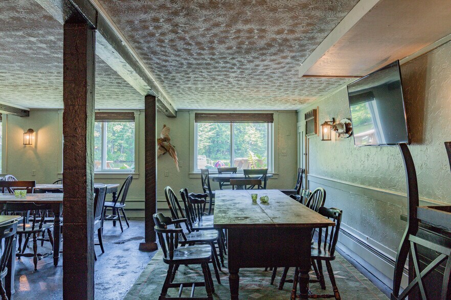 More Photos Of 157 Main St, Belgrade Hotel For Lease