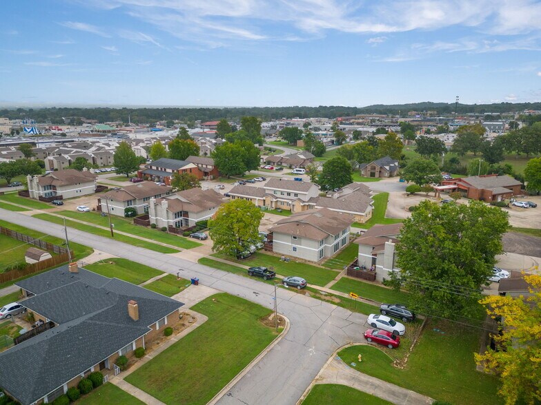 More Photos Of 2401 S 50th St, Fort Smith Apartments For Sale