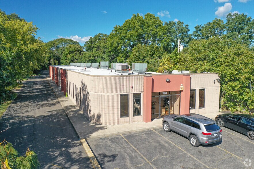 More Photos Of 761-765 Middle Country Rd, Selden Office For Lease