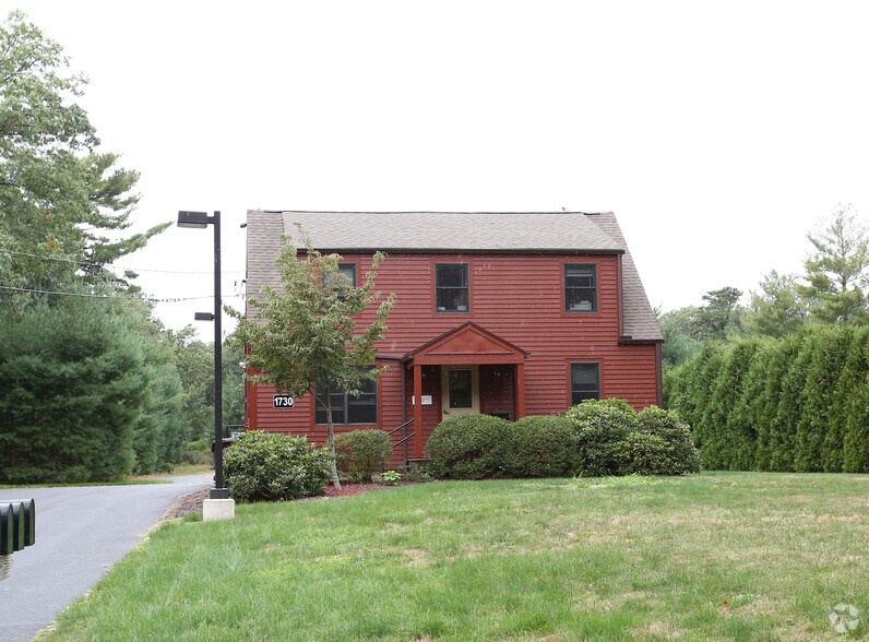 More Photos Of 1730 New Britain Ave, Farmington Office For Sale