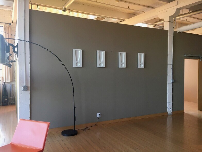 More Photos Of 1240 N Homan Ave, Chicago Light Distribution For Lease