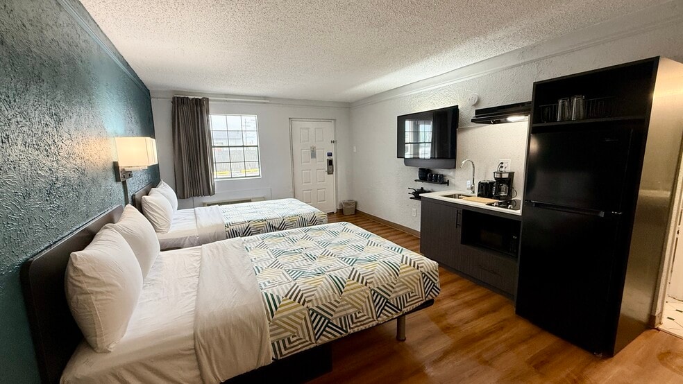 More Photos Of 220 I-10, Beaumont Hotel For Sale