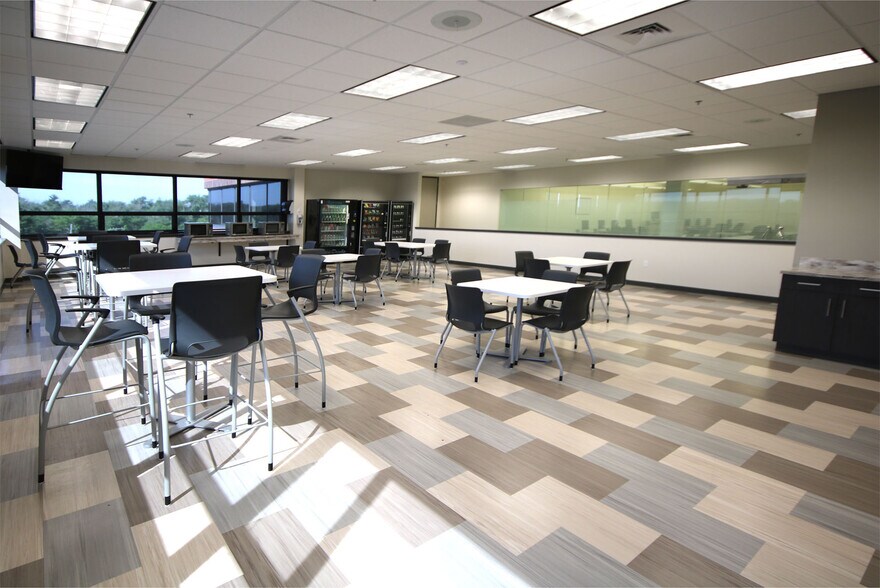 More Photos Of 725 Canton St, Norwood Office For Lease