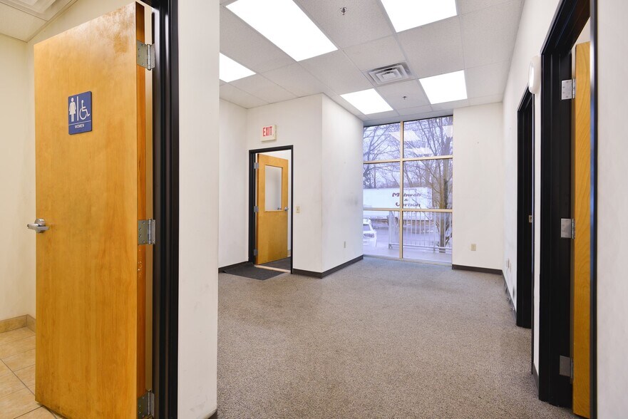 More Photos Of 15-01 Pollitt Dr, Fair Lawn Light Distribution For Lease