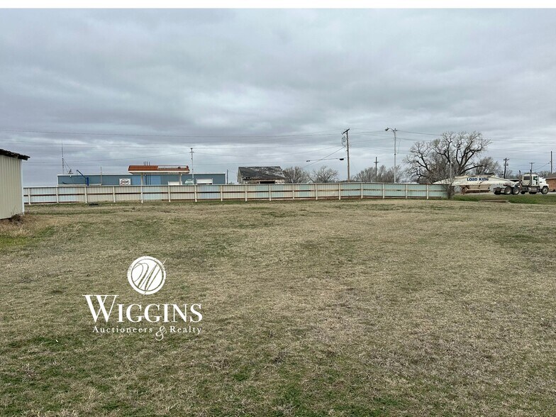 Primary Photo Of 623 N Main St, Fairview Land For Sale