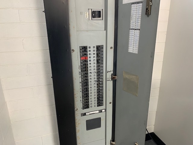 More Photos Of 328 Barney Dr, Joliet Self Storage For Sale