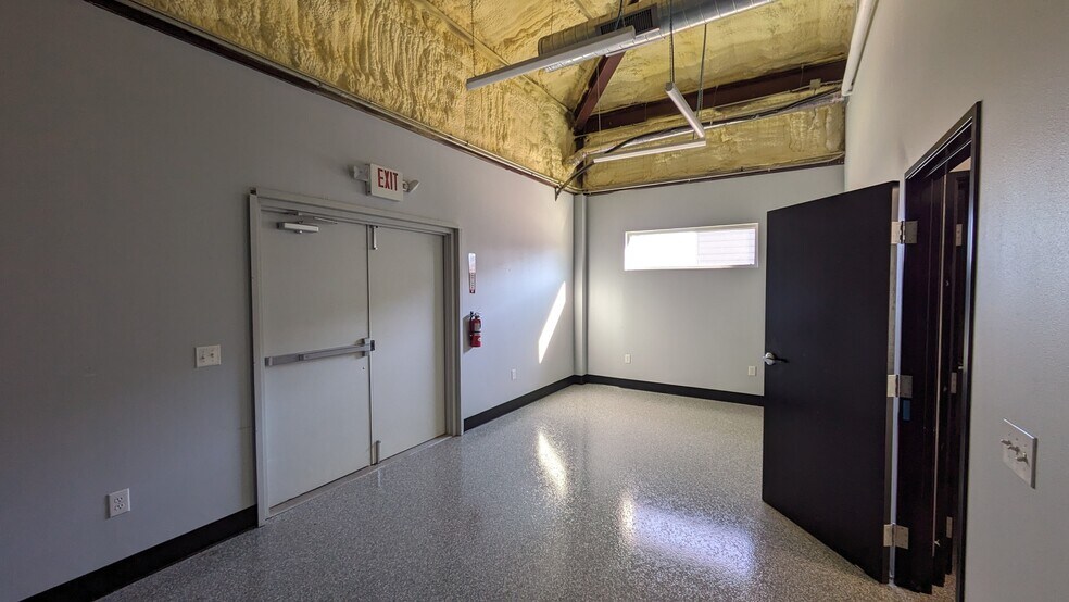 More Photos Of 706 Leander Dr, Leander Unknown For Lease