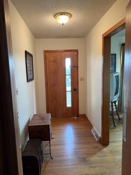 More Photos Of 10555 Lebanon Rd, Mt Juliet Showroom For Sale