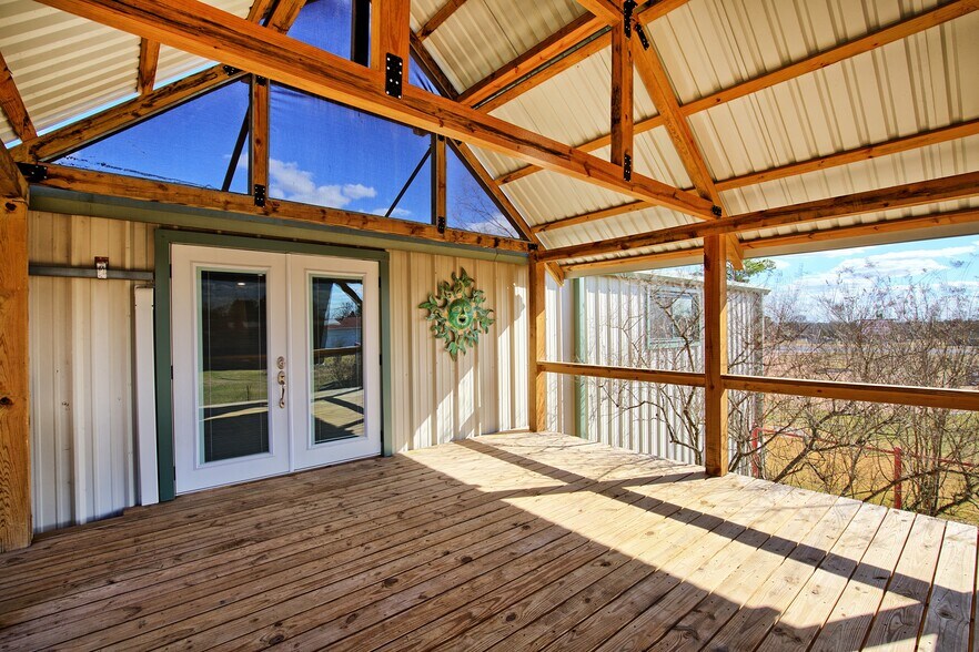 More Photos Of 1374 State Hwy 71, Bastrop Flex For Lease