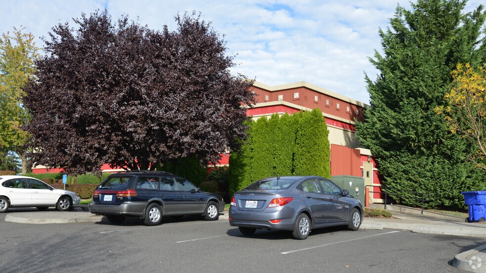 More Photos Of 9880 SE Washington St, Portland Restaurant For Sale