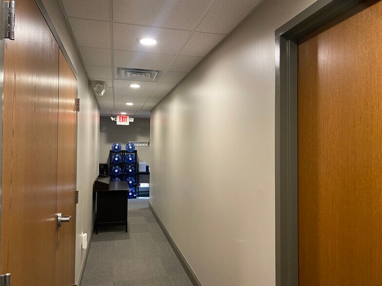 More Photos Of 1983 E Seminole St, Springfield Office For Sale